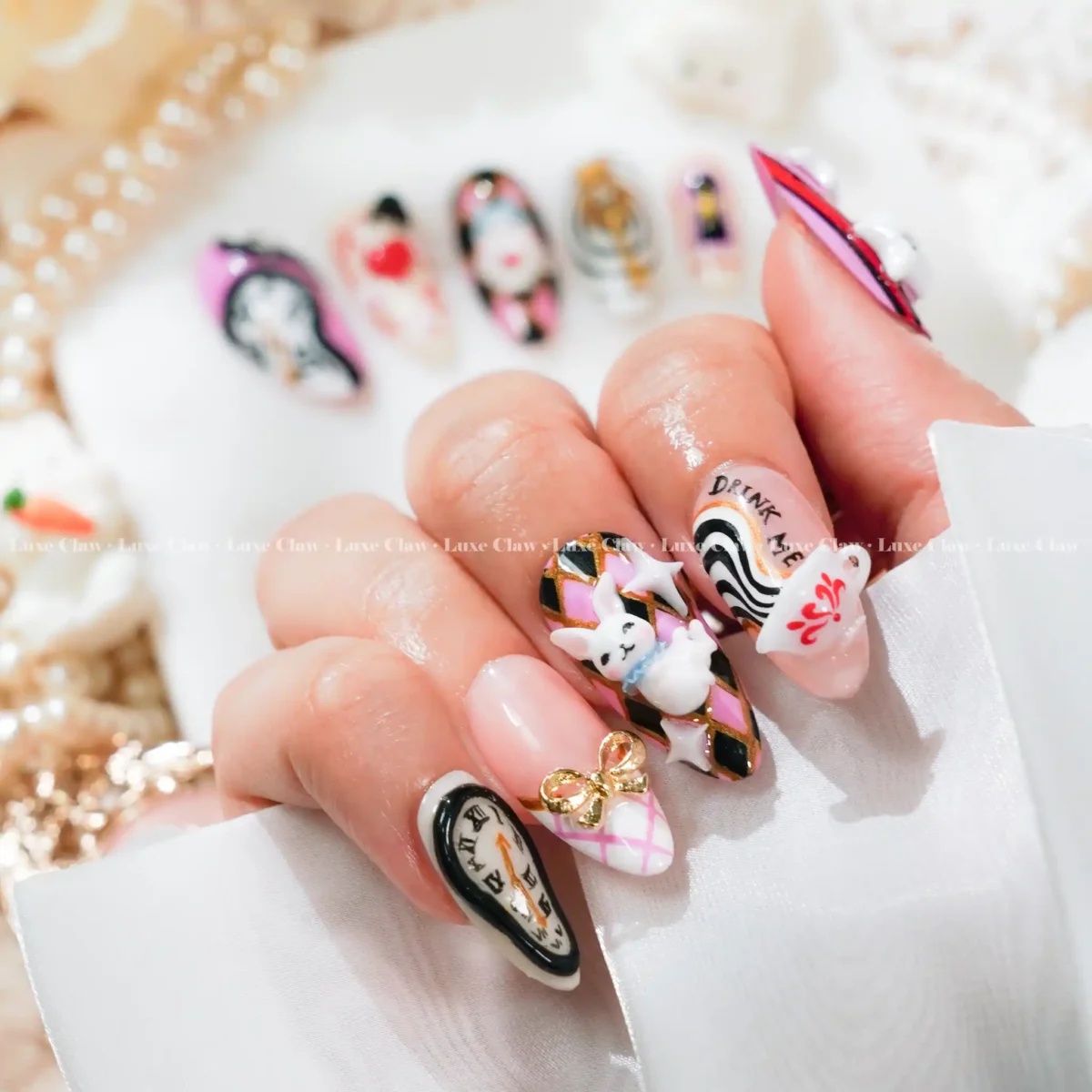 Alice in Wonderland - Image 4