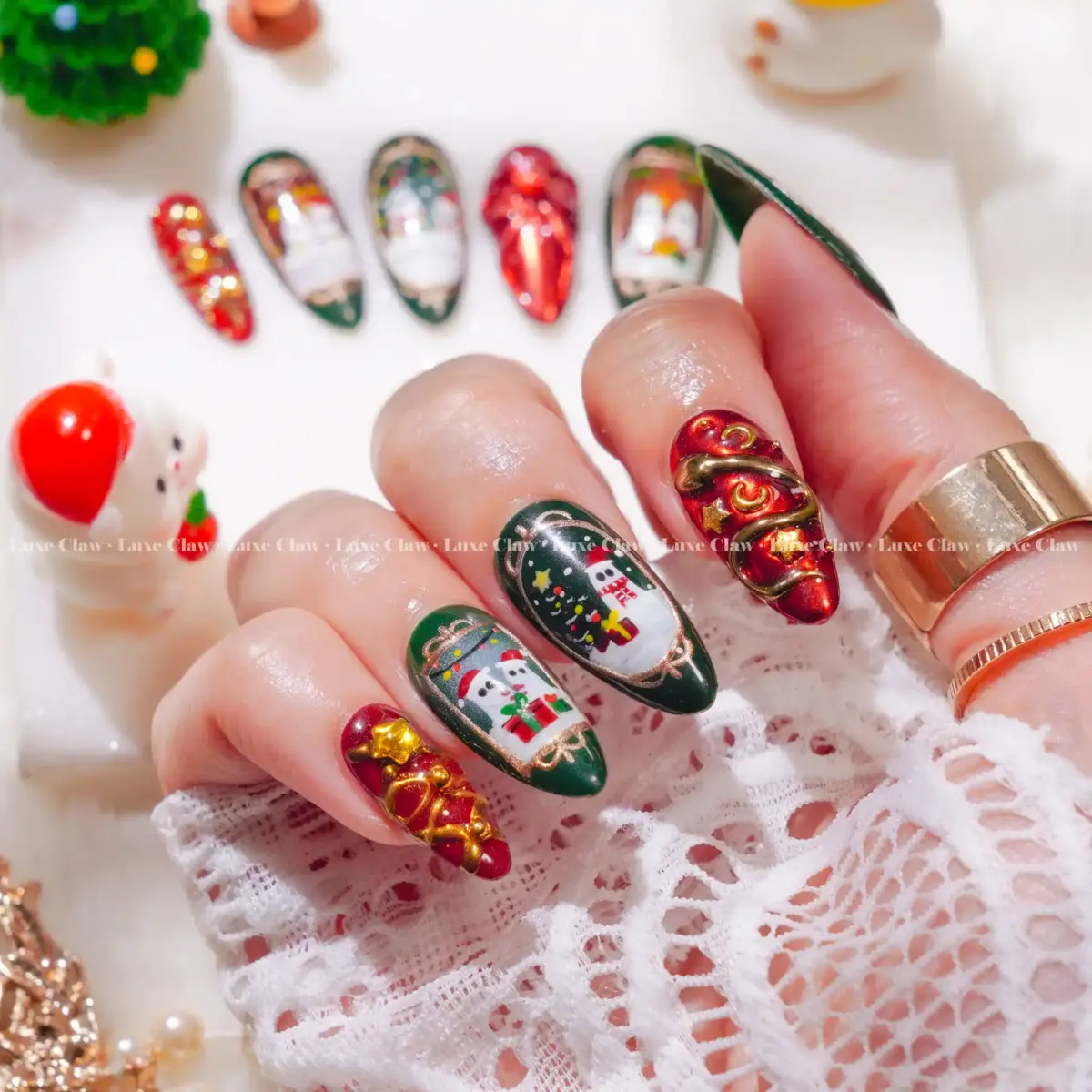 Ghostly Christmas - Image 4