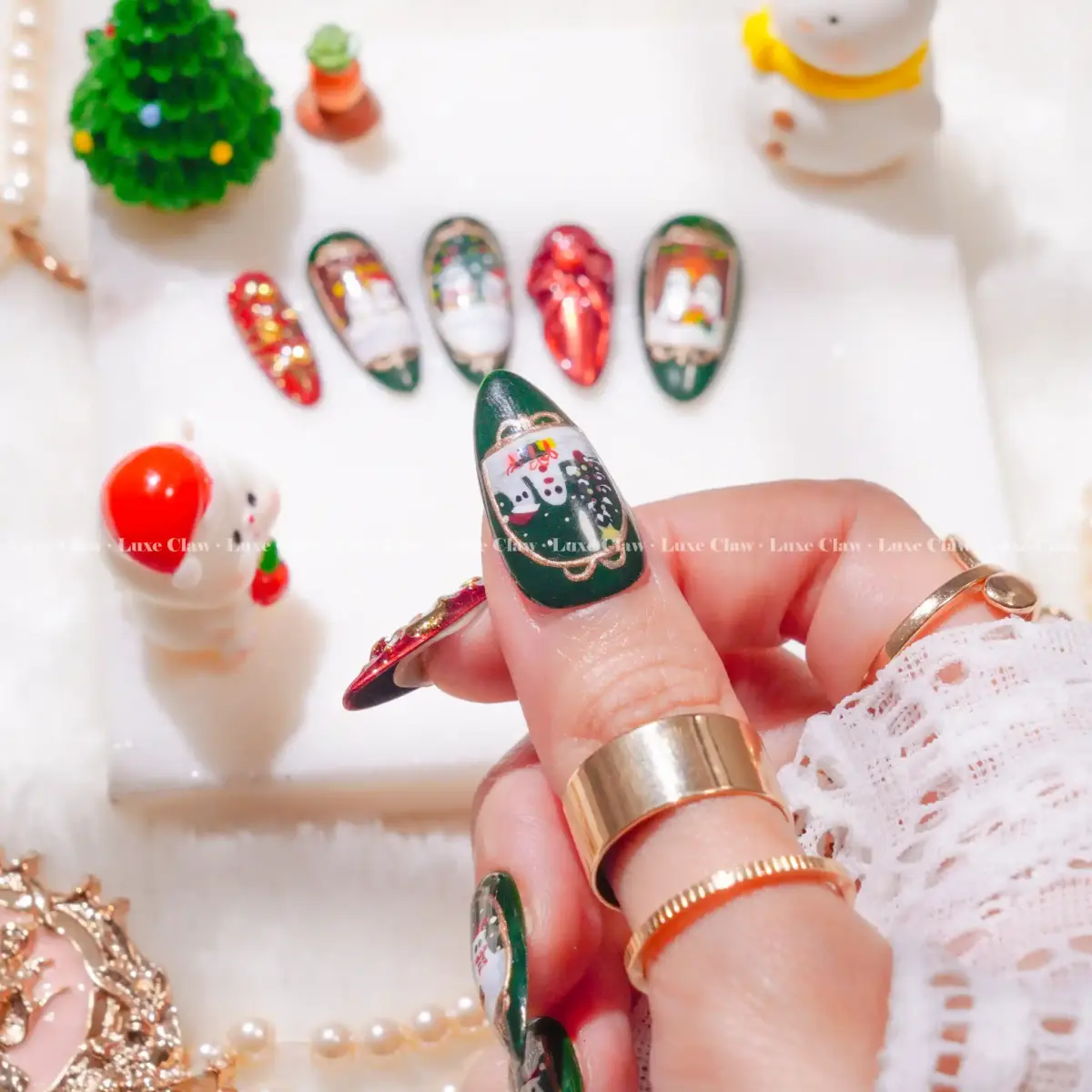 Ghostly Christmas - Image 5