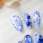 Lapin En Porcelaine Bleue – Image 2