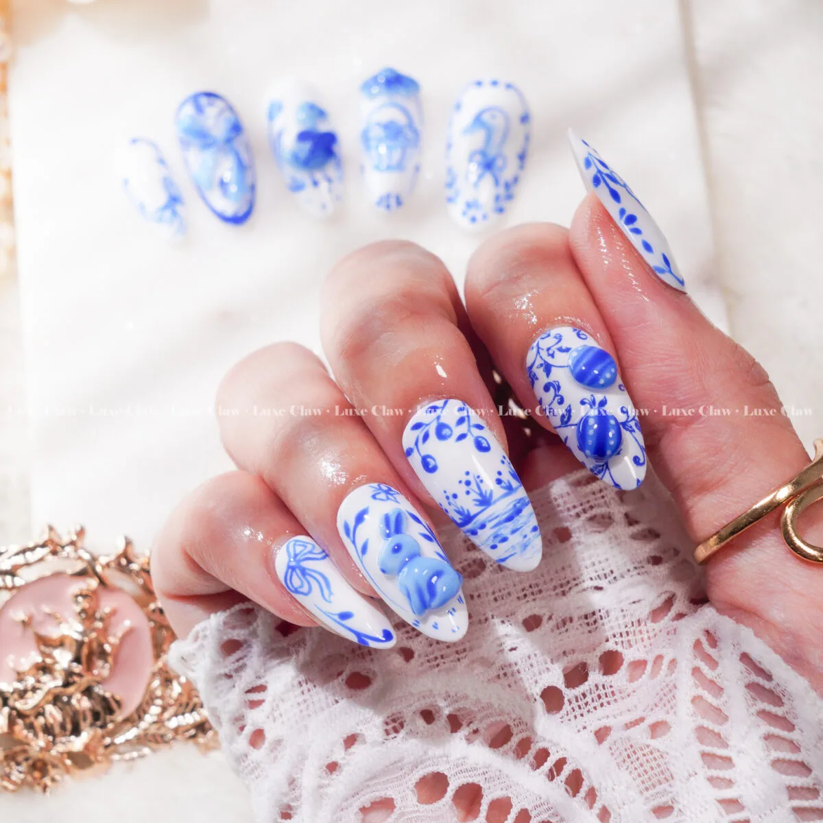 Lapin En Porcelaine Bleue – Image 4